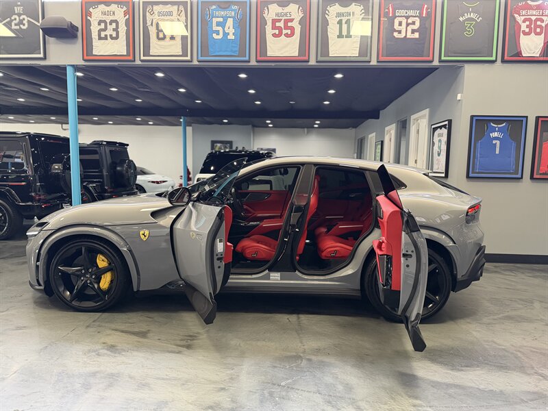 Ferrari Purosangue's photo