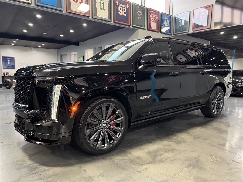 2026 Cadillac Escalade ESV V-Series's photo